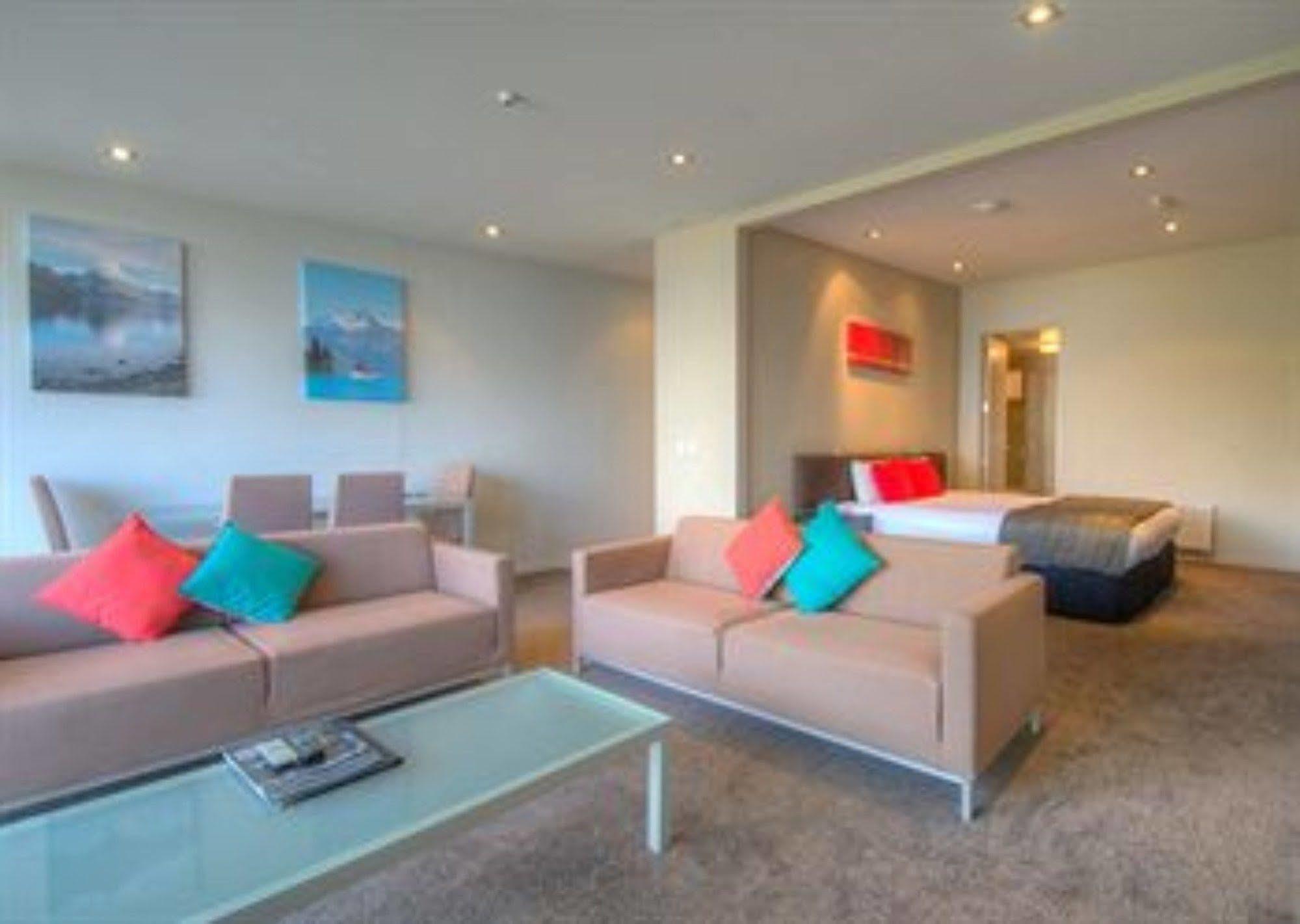 Highview Apartments Queenstown Buitenkant foto