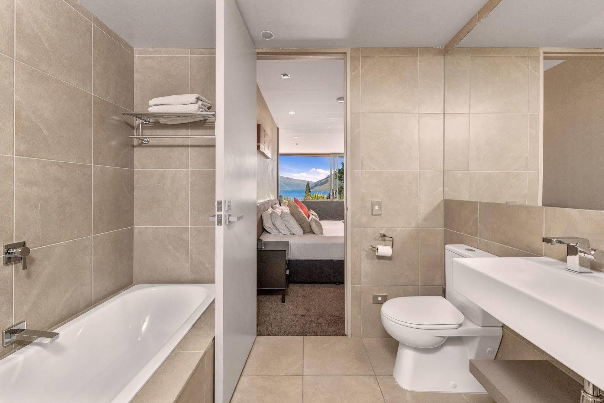 Highview Apartments Queenstown Buitenkant foto