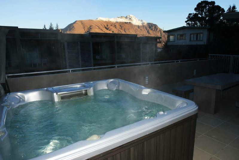 Highview Apartments Queenstown Buitenkant foto