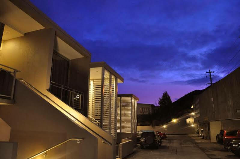 Highview Apartments Queenstown Buitenkant foto